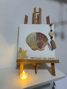 óleo sobre tela com elemento concha